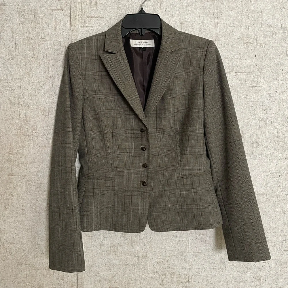 Blazer - Picture 1 of 7